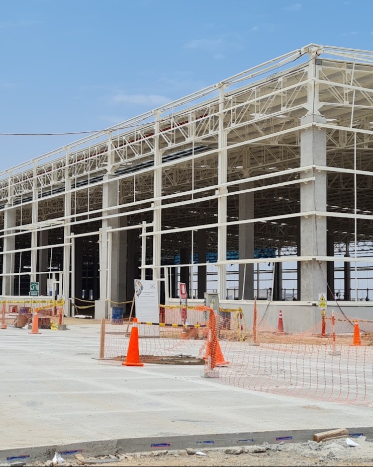 Instalación de cerramientos en proyecto industrial